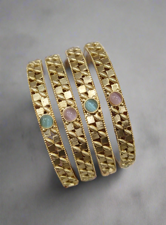 Antique Bangle 2/4